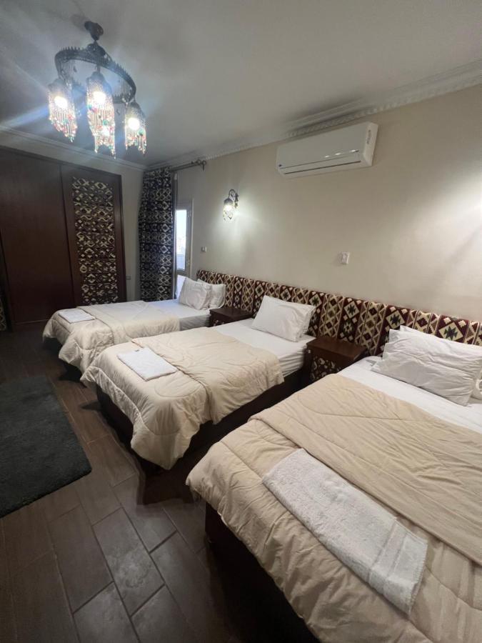 Bedouin Pyramids View Hotel Kafrat al Jabal Luaran gambar