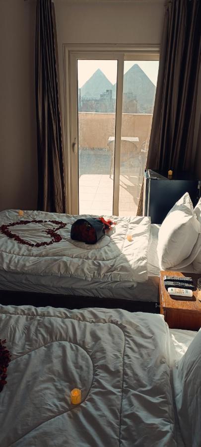 Bedouin Pyramids View Hotel Kafrat al Jabal Luaran gambar