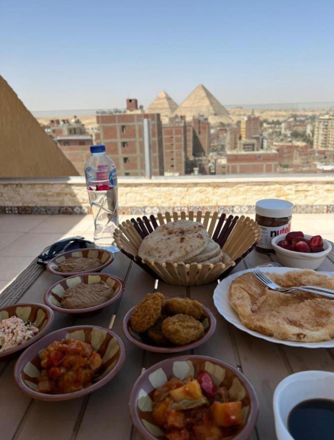 Bedouin Pyramids View Hotel Kafrat al Jabal Luaran gambar